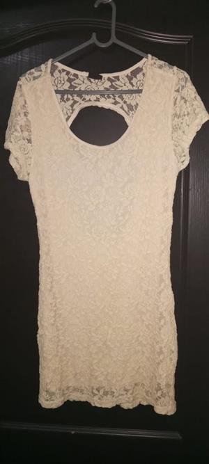 cream lace style free2bu dress in size 16
