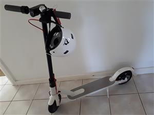 Foldable Electric Scooter Rcharlance T10 White 