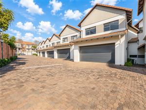 Townhouse For Sale in Paulshof