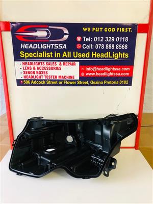 Range Rover Vogue left side headlight replacement housing
