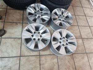 Toyota Hilux GD6 17" OEM mags set for 