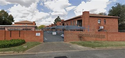 Townhouse For Sale in Heidelberg Central