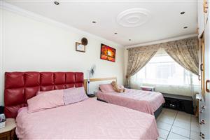 2 Bedroom Flat Overport