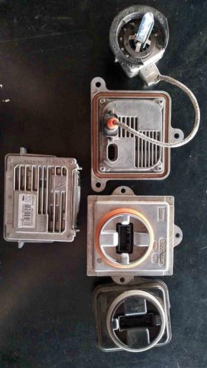 Jeep 2014-2020 headlight xenon balaster  And led module for sale please contact us for more details