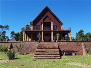 Expansive Rustic Elegance – A Unique Property on the outskirts of Stutterheim