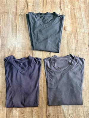 Mott & Bow v-neck shirts. Size Small