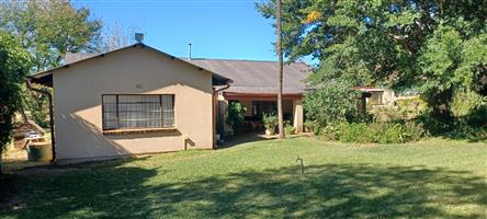 Off grid smallholding next to N11 for sale in Ingogo