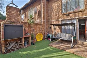 Charming, Low-Maintenance Two-Bedroom Duplex in Boksburg