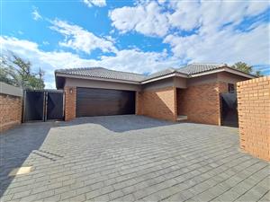 Cluster For Sale in Brackenhurst