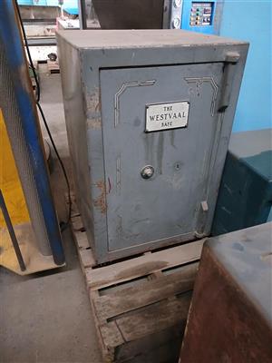 Used safes no keys 