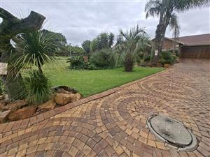 Your Garden Paradise Awaits - Beautifully Landscaped Family Home.aped