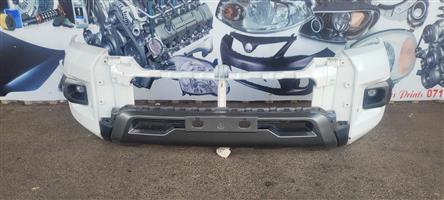 2025 TOYOTA HILUX GD-6 FRONT BUMPER FOR SALE. IN PRISTINE CONDITION