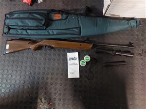 Air Rifle ultratec scope, silencer, bag 