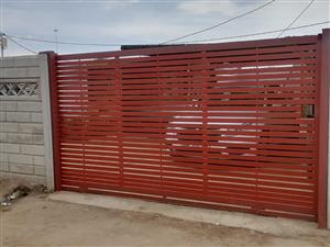 2 Beds 0.5 Baths House