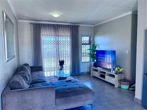 Townhouse For Sale in Kidds Beach