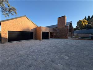 House For Sale in Atholl