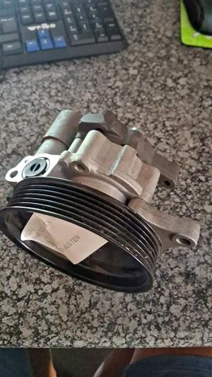 Mercedes-Benz C180 / C200 W203 Power Steering Pump