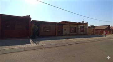 House For Sale in Soshanguve L