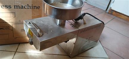 Oil extraction machine. Oil press