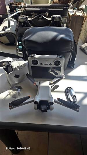 DJI MIni 3 Pro Flymore combo with 3 batteries