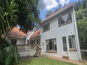 305m² offices tolet in Ferndale, Randburg