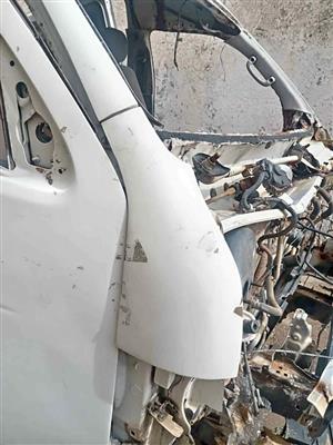 Toyota quantum 2007 2.7 right front fender