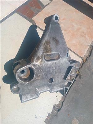 06F 199 207 AF Motorsteun Volkswagen Caddy Touran 1.6 BSE