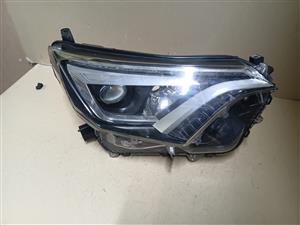 2014-2017 TOYOTA RAV4 RIGHT SIDE HEADLIGHT FOR SALE