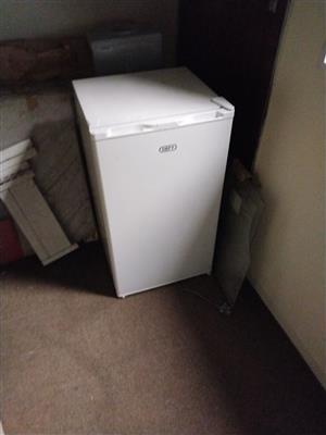 130l Defy Mini Fridge for Sale 