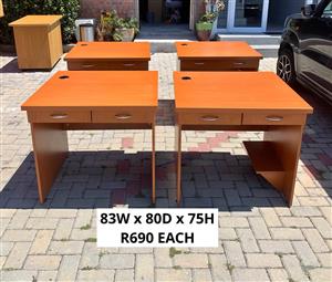 OFFICE DESKS WITH DRAWERS       R690 EACH