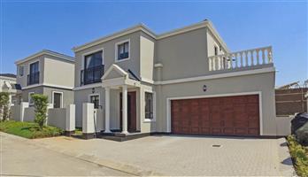 Modern Spacious Full title 3bedroom 2.5bathroom duplex with double garage