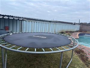9ft Trampoline hardly used