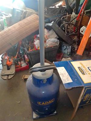 Gas skottel braai with gas cylinder