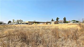 Industrial Yard to Let in Laboria – Available Immediately