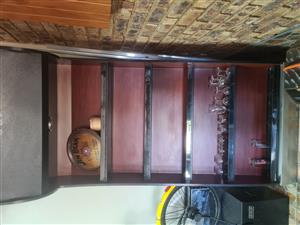 Wall cabinet perfect for glass and bottles
