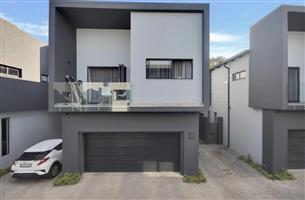 4 Bedroom House for Sale in Bryanston