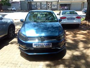 2018 VW Polo 1.2TSi manual Highline blue color Color  SUNROOF  LEATHER SEAT  93,000km