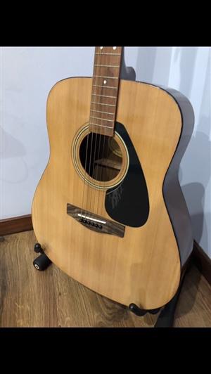 Yamaha Acoustic Guitar