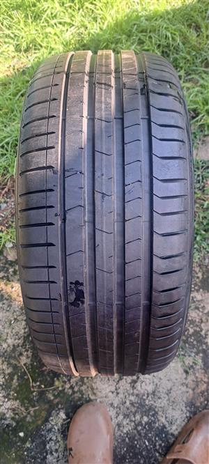 1x 255/35/20 Pirelli Pzero  like new