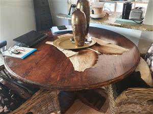 Wetherleys round dining table 