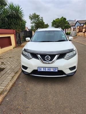 2015 Nissan X-trial 1.6i automatic with 143000km full service history, 5drs 
