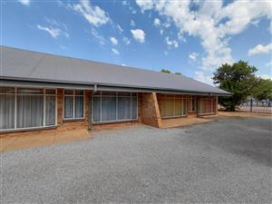 Spacious 2-bedroom townhouse in Meiringspark, Klerksdorp, available for rent