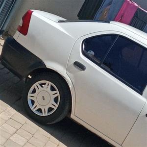 i am selling  my ford icon 2002