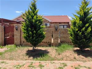 4 Bedroom House for sale in Mandela View