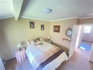 Kamer te huur in 'n 2-Slaapkamer Meenthuis in Brummeria Onmiddellik beskikbaar 