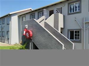 Townhouse For Sale in Glen Marais