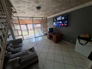 Townhouse For Sale in Claremont