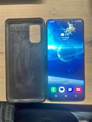 Samsung A32 4g 128gigs memory.