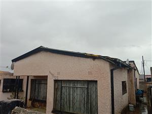 House For Sale in Dhlamini