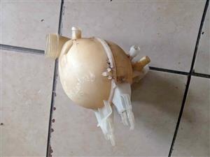 Peugeot 207 radiator bottle